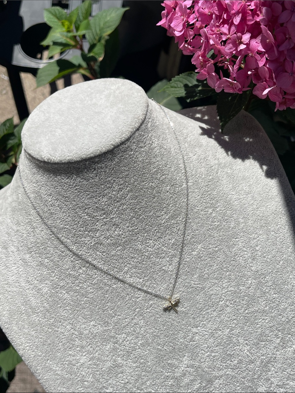 Delicate Gold Dragonfly Pendant Necklace 🧚